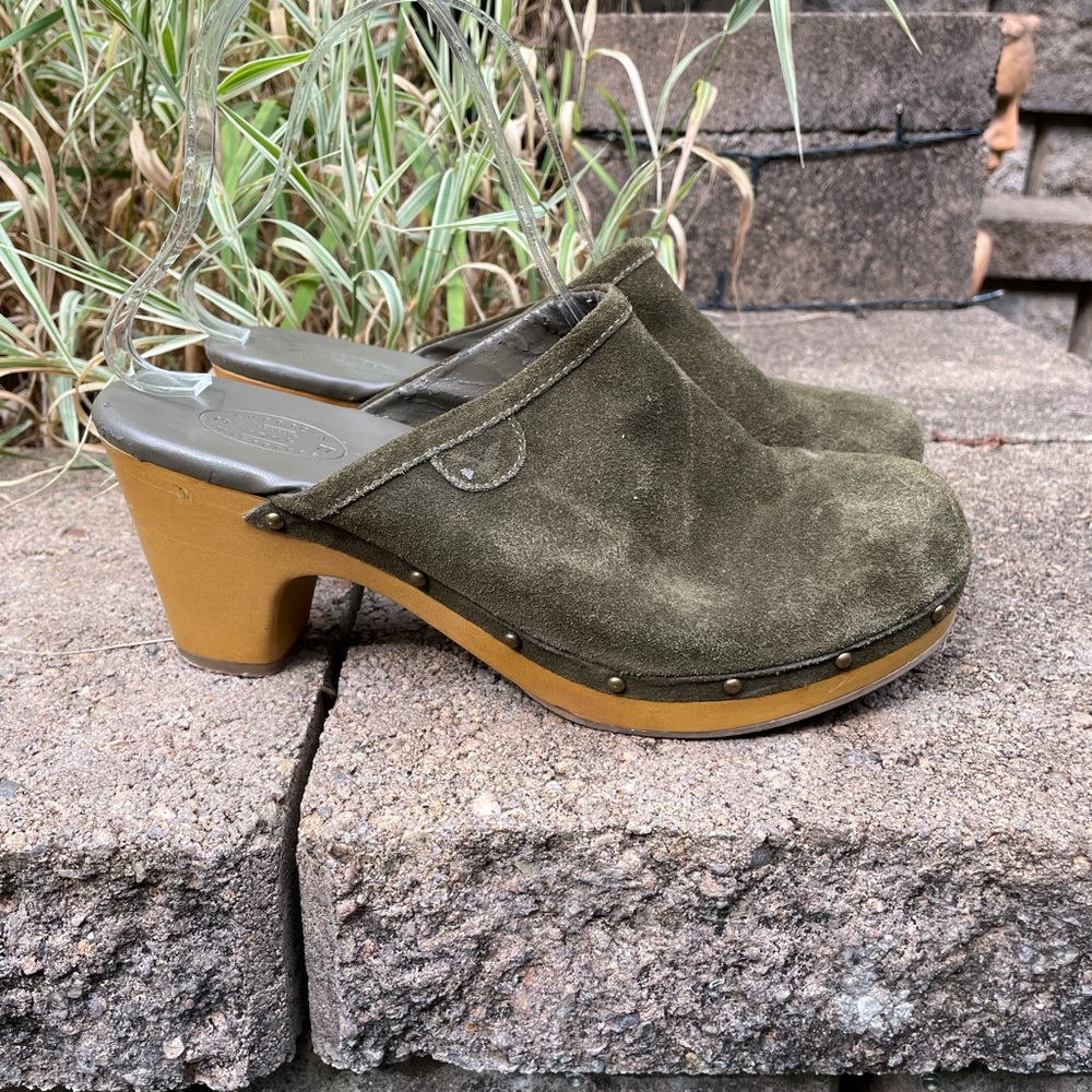American Eagle Outfitters Green Suede Heeled Clogs Size 8 Boho Bohemian